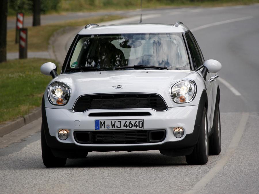  Mini Cooper Countryman S All4 2010 года  (фото 2 из 67)